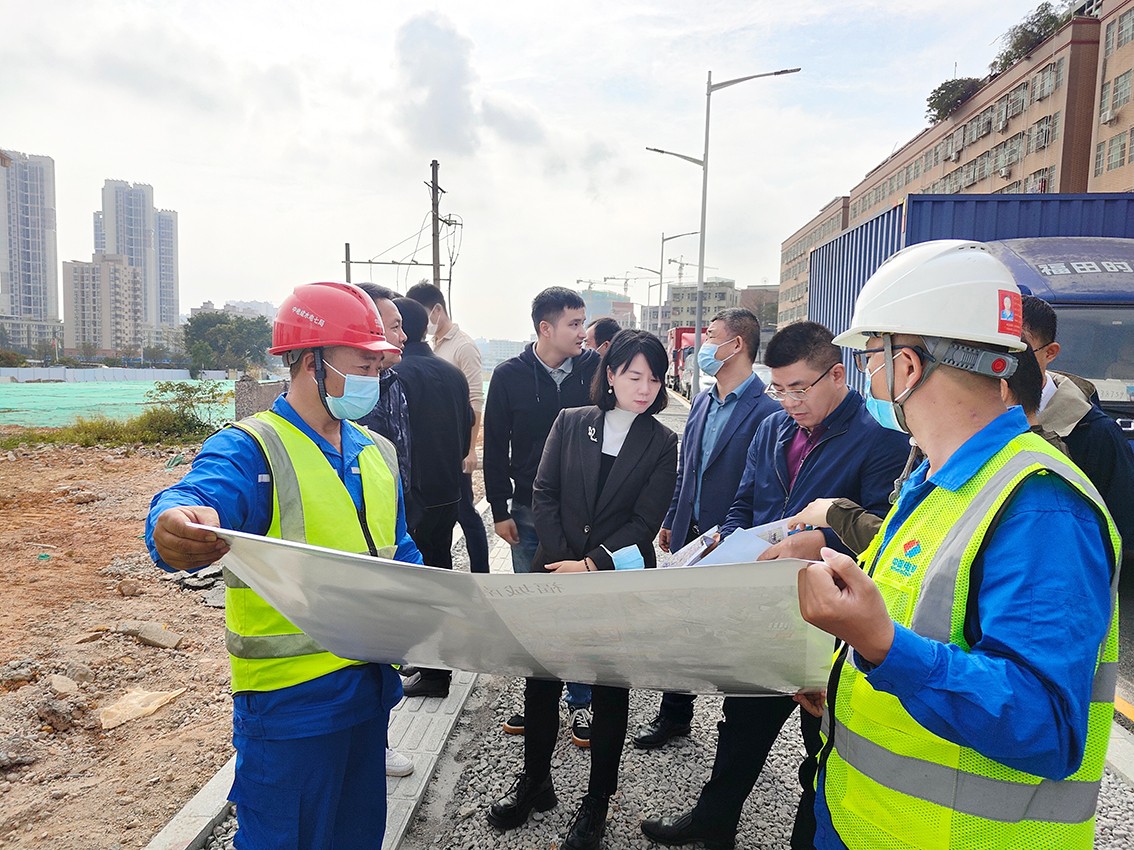 刘晓迎率队检查福城南土地整备项目安全生产及留用开发地整备情况